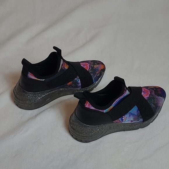 Girl's Steve Madden slip on shoes - Picture 4 of 9